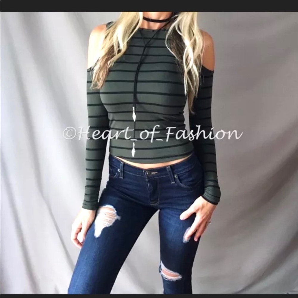Cold Shoulder Tight Fitted Long Sleeve Crop Top